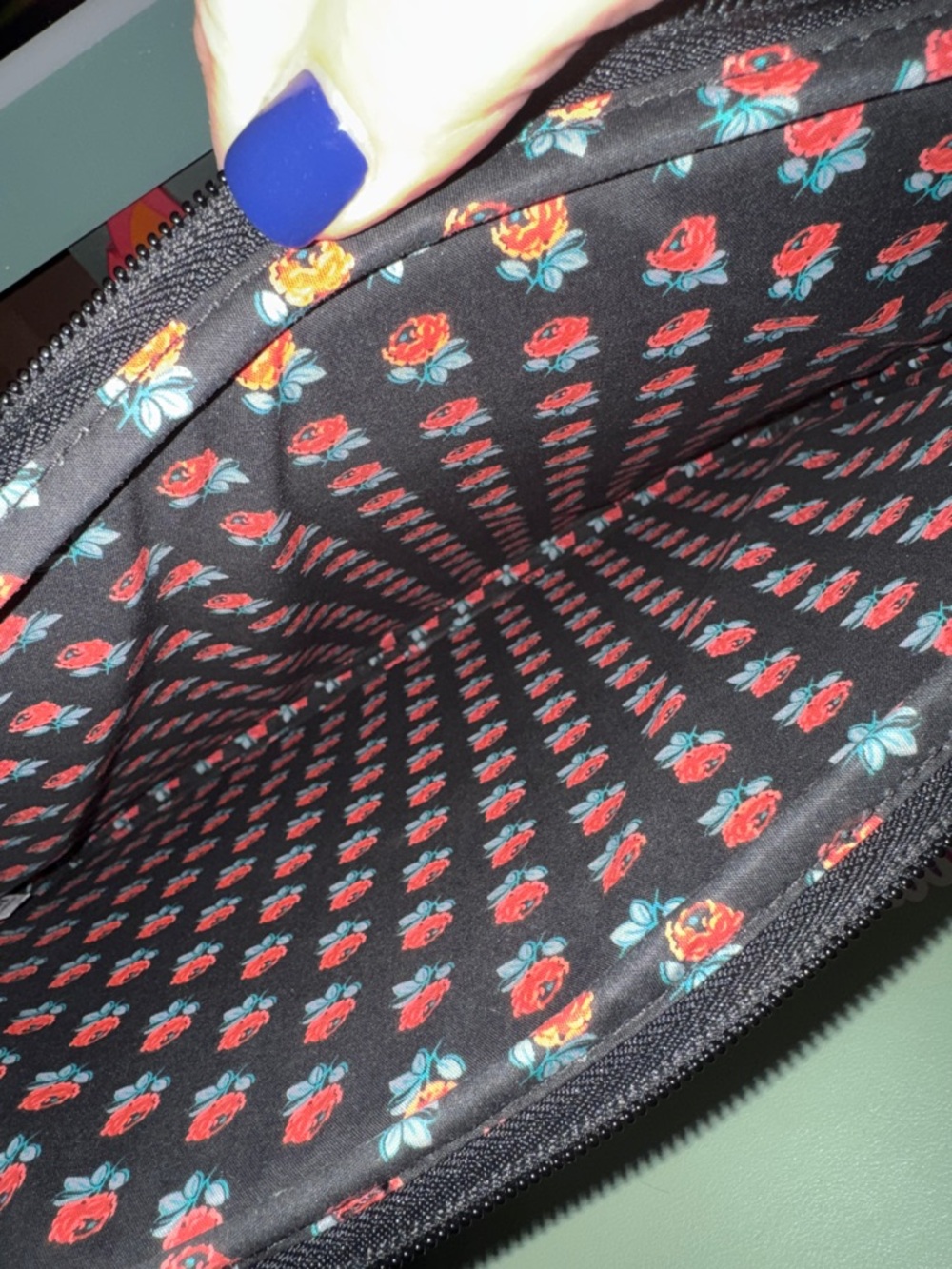 Quilted Vera Bradley Black Laptop Sleeve - Picture 4 of 6